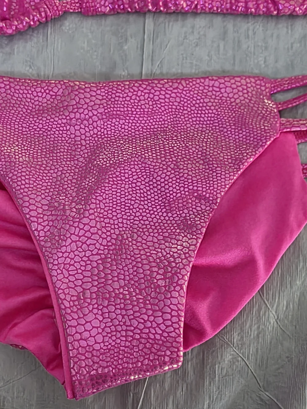 Vita Fede vibrant pink
